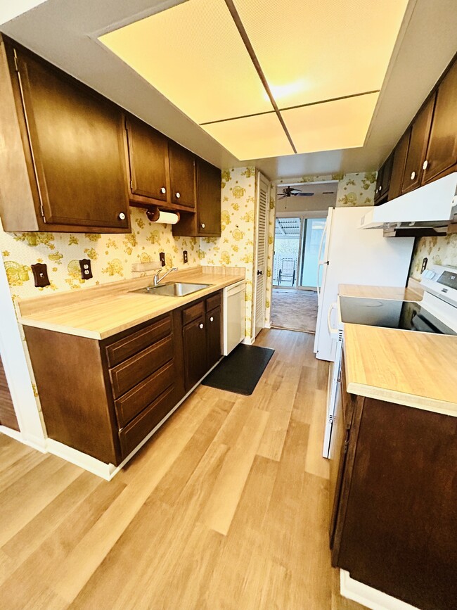 3888 Chancery Ln in Virginia Beach, VA - Building Photo - Building Photo