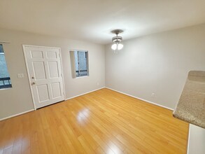 310 E Santa Anita Ave in Burbank, CA - Building Photo - Building Photo