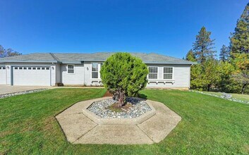 19740 Wedemeyer Pl in Colfax, CA - Building Photo - Building Photo