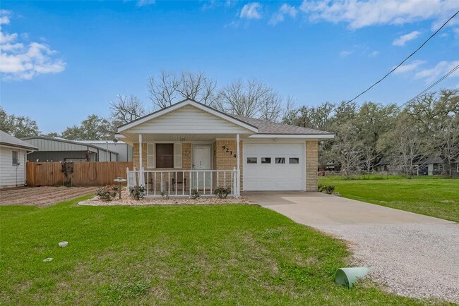 9214 Church St in Needville, TX - Building Photo - Building Photo