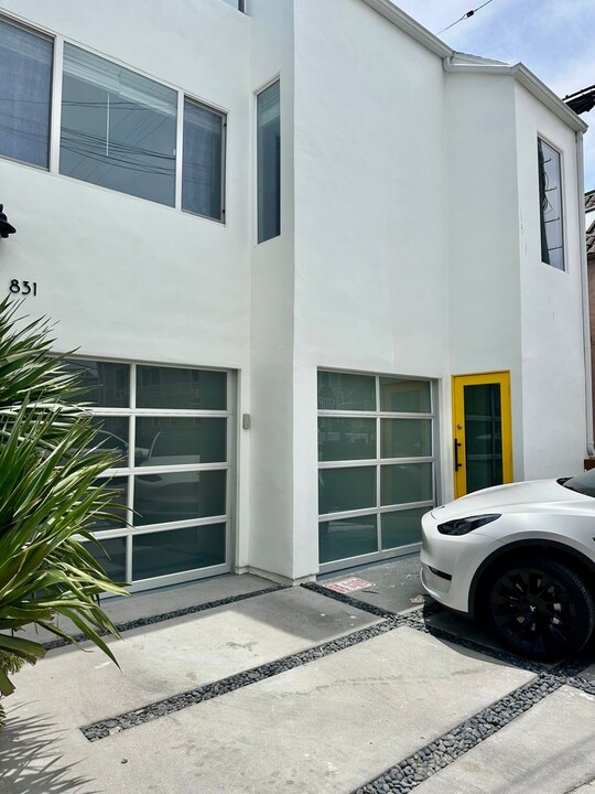 831 San Jose Pl in San Diego, CA - Foto de edificio