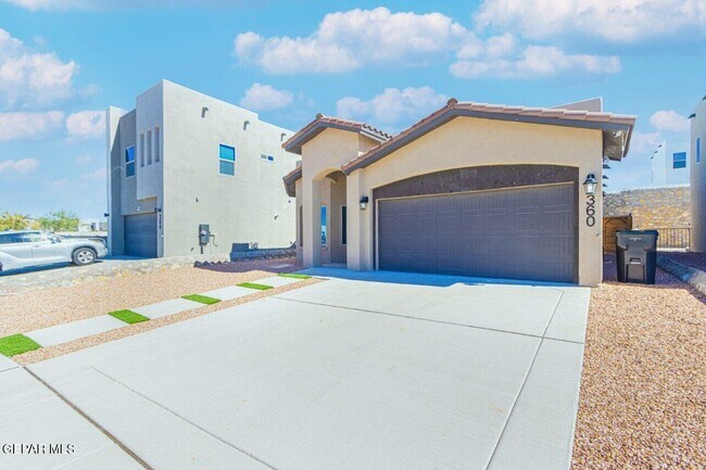 360 Hector Porras Dr in El Paso, TX - Building Photo - Building Photo