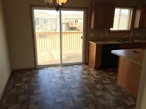 1723 Torrey Pines Dr in Brookings, SD - Building Photo - Building Photo