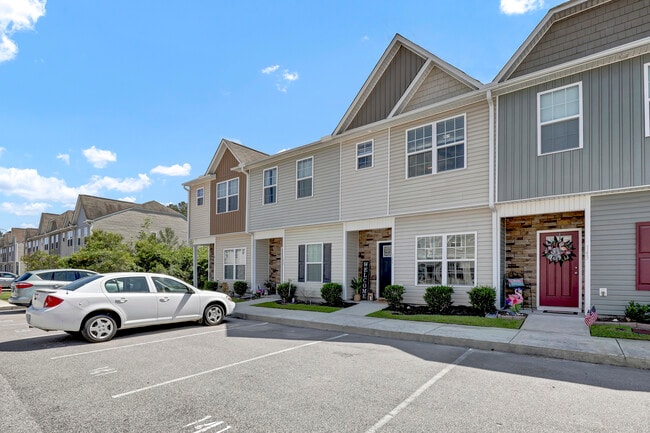 141 Beacon Woods Dr in Holly Ridge, NC - Building Photo - Building Photo