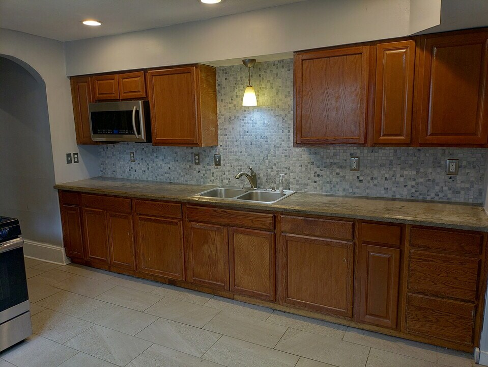 348 Buckingham St in Newark, OH - Building Photo