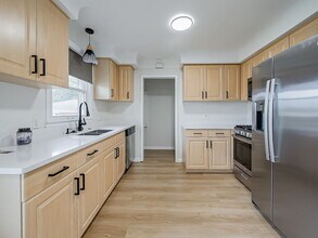 25561 S River Rd in Harrison Township, MI - Building Photo - Building Photo