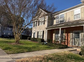 712 Canyon Lake Cir in Morrisville, NC - Building Photo