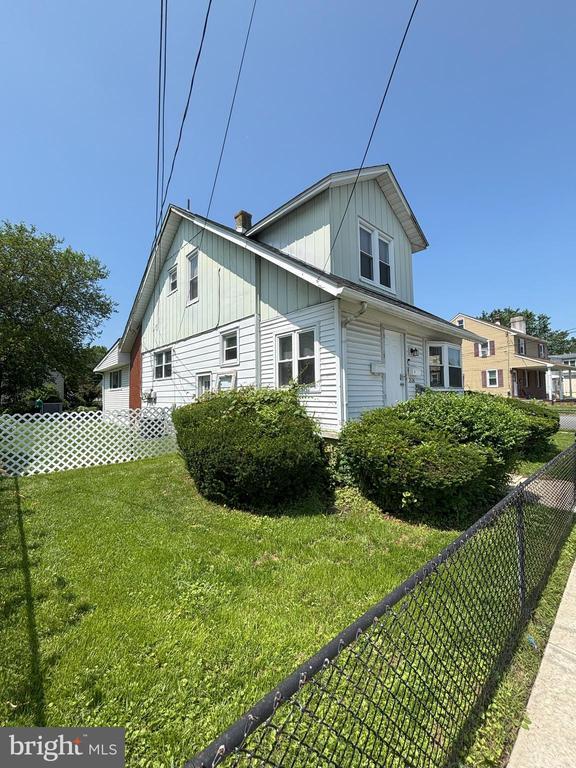 2126 Redwood Ave in Boothwyn, PA - Building Photo - Building Photo