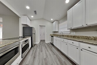 14822 Carolina Falls Ln in Cypress, TX - Building Photo - Building Photo