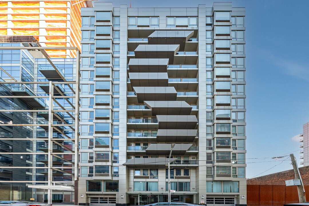 The Vista in Long Island City, NY - Building Photo