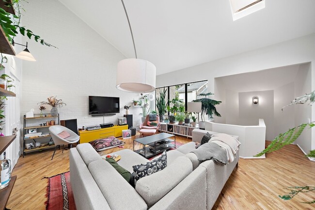 3018 Baldwin St in Houston, TX - Building Photo - Building Photo