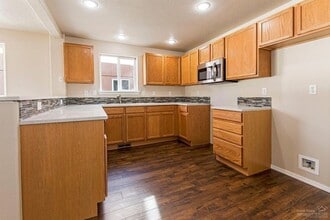 2257 SW 22nd St in Redmond, OR - Building Photo - Building Photo