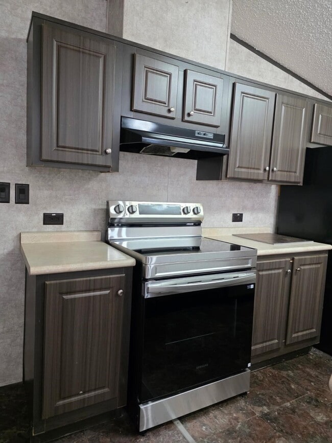 property at 675-5604 Corner