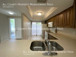 5685 Summer Side Ln in Sarasota, FL - Building Photo - Building Photo