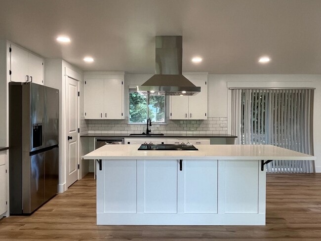 property at 3215 W 7th Ave