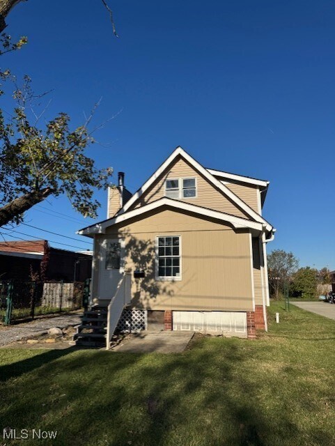 1345 E 289th St in Wickliffe, OH - Building Photo