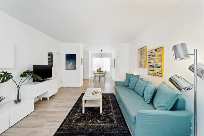 1510 Bay Rd in Miami Beach, FL - Foto de edificio - Building Photo