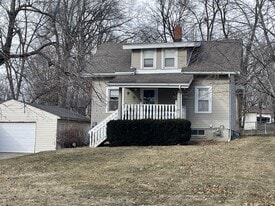 6631 Roseland Dr in Urbandale, IA - Building Photo