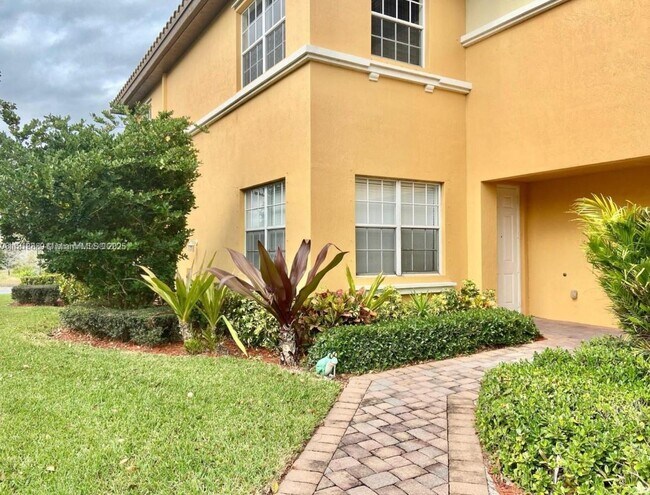 8231 NW 127th Ln in Parkland, FL - Building Photo - Building Photo