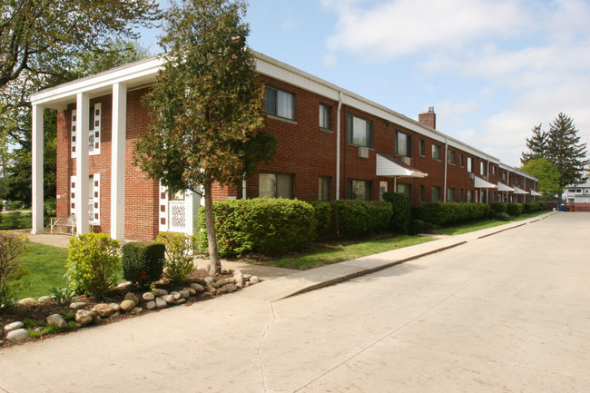 Ashby Terrace in Cleveland, OH - Building Photo - Building Photo