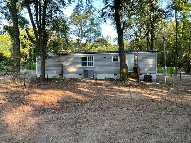 251 Blackstone Camp Rd in Beech Island, SC - Foto de edificio - Building Photo