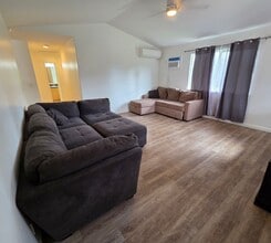 615 Kuu Home Pl in Kihei, HI - Building Photo - Building Photo