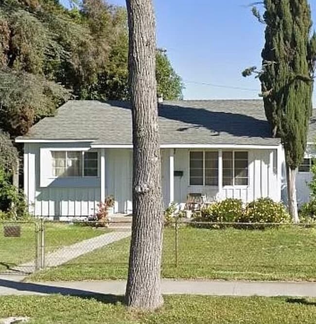 property at 14547 Hallwood Dr