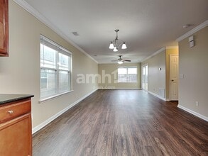 8 Sunnydale Ln in Port Wentworth, GA - Foto de edificio - Building Photo