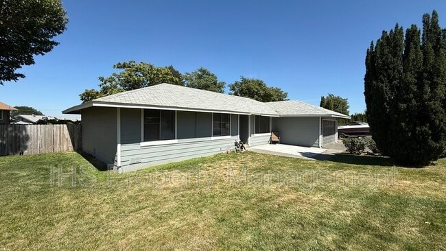 property at 1613 S Palouse Pl