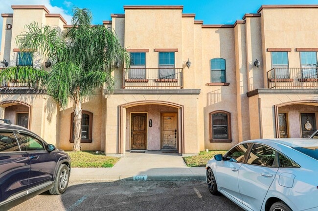 8216 Casa Verde Rd in Laredo, TX - Building Photo - Building Photo