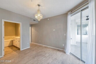 2992 N Miller Rd in Scottsdale, AZ - Building Photo - Building Photo