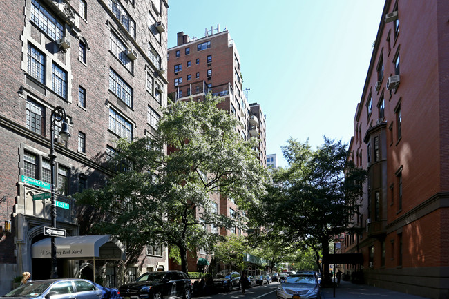 39 Gramercy Park Apartments in New York, NY - Building Photo - Building Photo