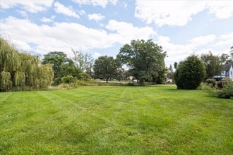 26900 W Taylor St in Barrington, IL - Foto de edificio - Building Photo