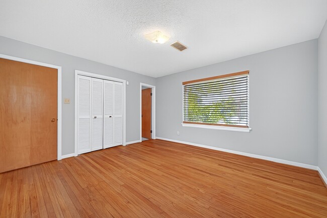 property at 10005 Hazelhurst Dr