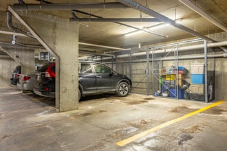 Elizabeth Gardens in Edmonton, AB - Building Photo - Interior Photo