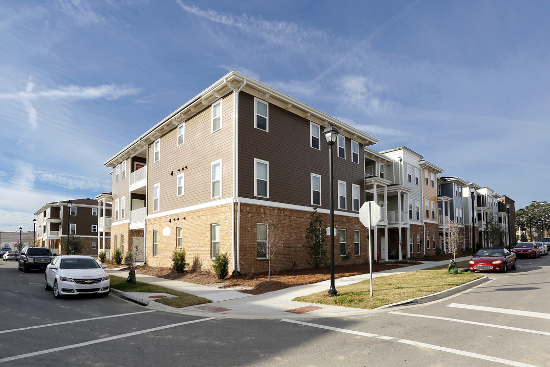 The View of Oglethorpe Apartments in Savannah, GA - Foto de edificio