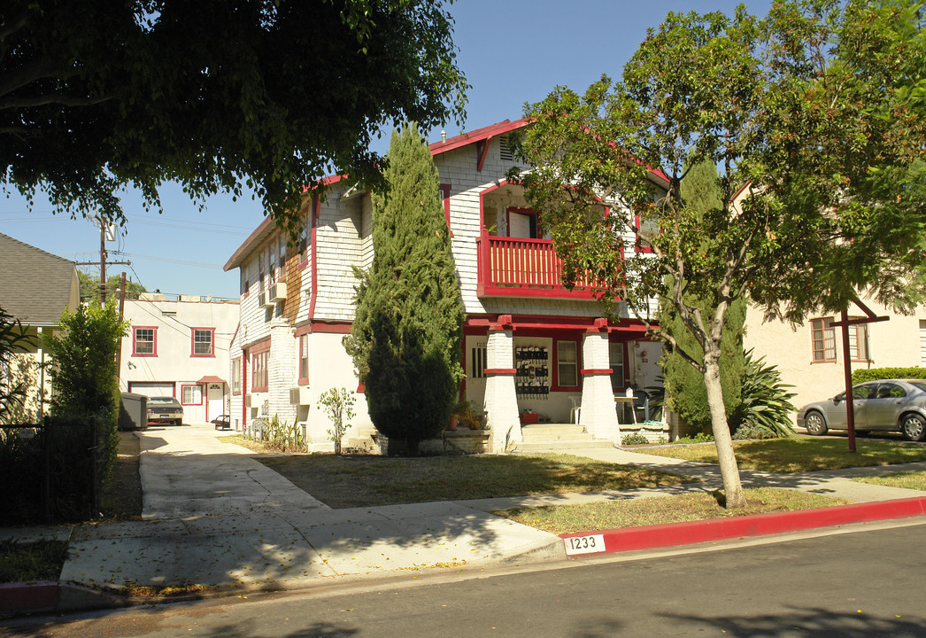 1231 N Detroit St in Los Angeles, CA - Building Photo