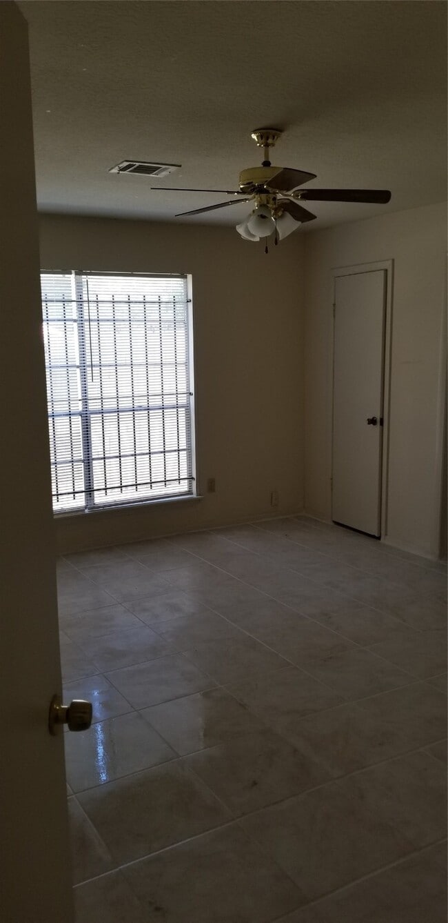 property at 10822 Lynbrook Dr