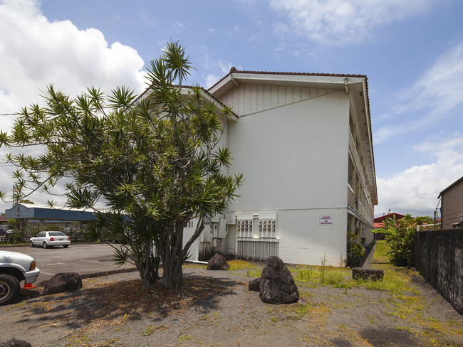 Hale Hinano Apartments in Hilo, HI - Building Photo - Building Photo