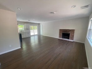604 High St in Port Jefferson, NY - Building Photo - Building Photo