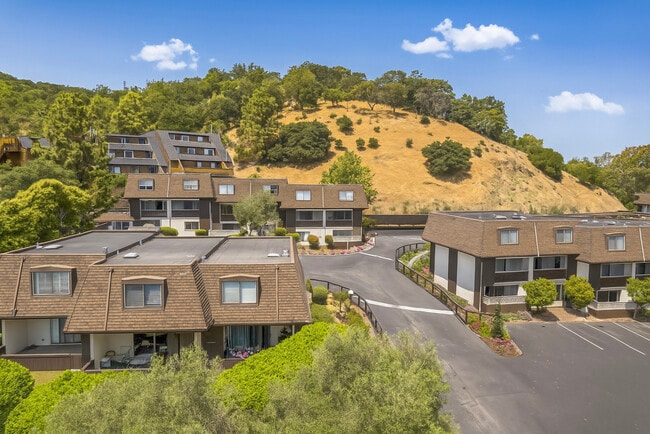 Posada East in Novato, CA - Building Photo - Building Photo