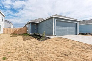 313 Marty Allen Lp in Jarrell, TX - Building Photo