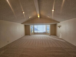 1014 Twin Brook Dr in San Jose, CA - Building Photo - Building Photo