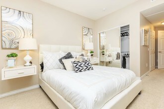 Villas Antonio Apartment Homes in Rancho Santa Margarita, CA - Foto de edificio - Building Photo