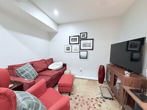 249 Everett St in Boston, MA - Building Photo - Building Photo