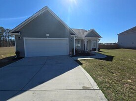 660 Carolina Church Rd in Saint Pauls, NC - Building Photo