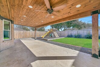 2513 Northern Dr in League City, TX - Building Photo - Building Photo