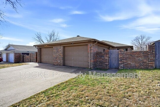 property at 10259 Aurora Dr