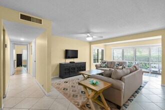 1102 Duncan Cir in Palm Beach Gardens, FL - Building Photo - Building Photo