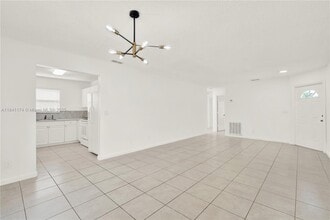 941 SW 7th Ct in Florida City, FL - Building Photo - Building Photo
